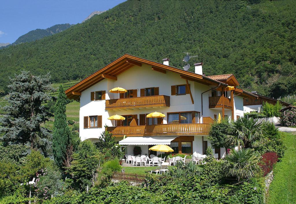 Gasthaus Garni Lichtenberg Algund Exterior foto